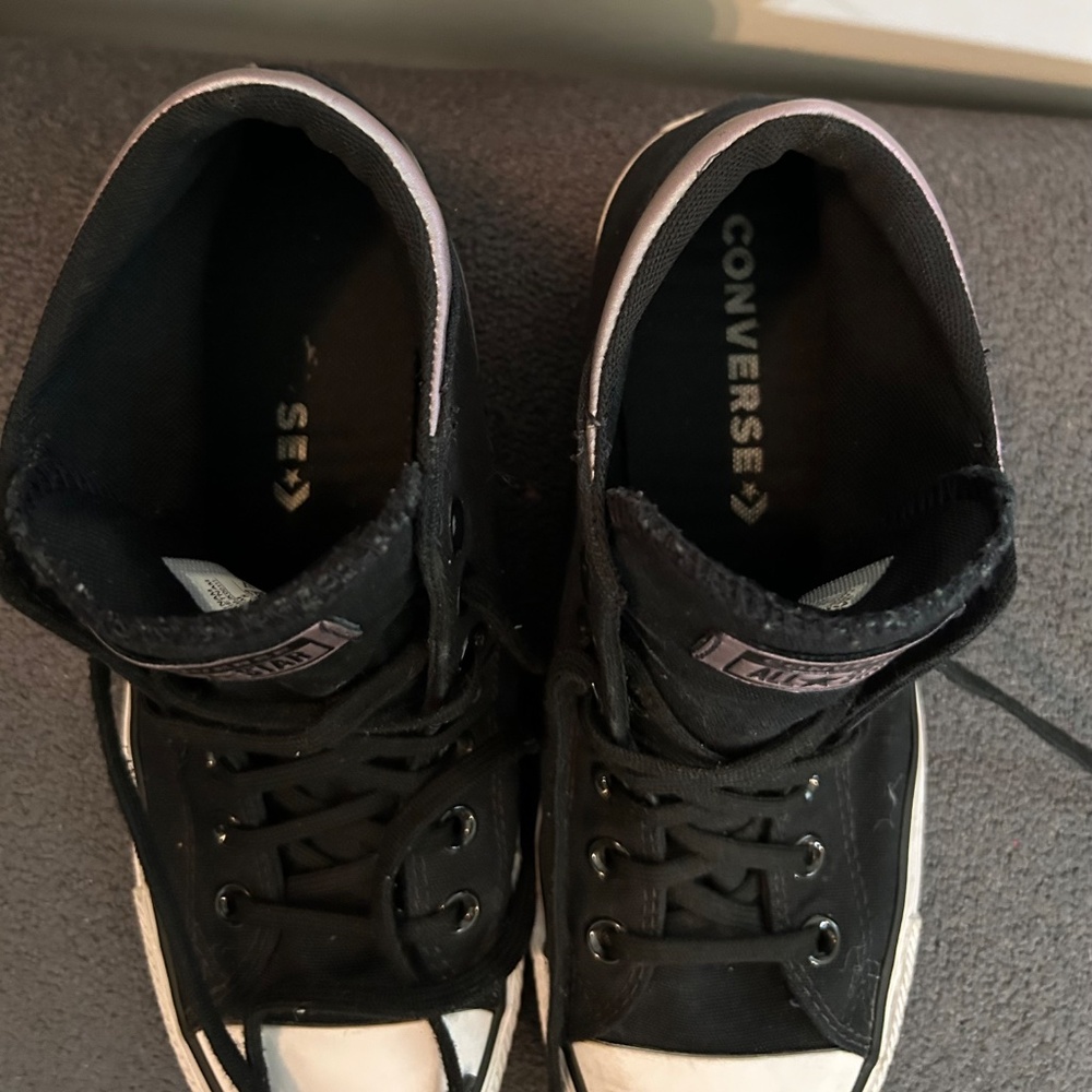 Converse Chuck Taylor All⭐️Star Size 10 Iridescent trim - Picture 5 of 9